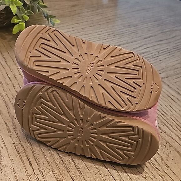 Pink UGG size 13 - Picture 5 of 8